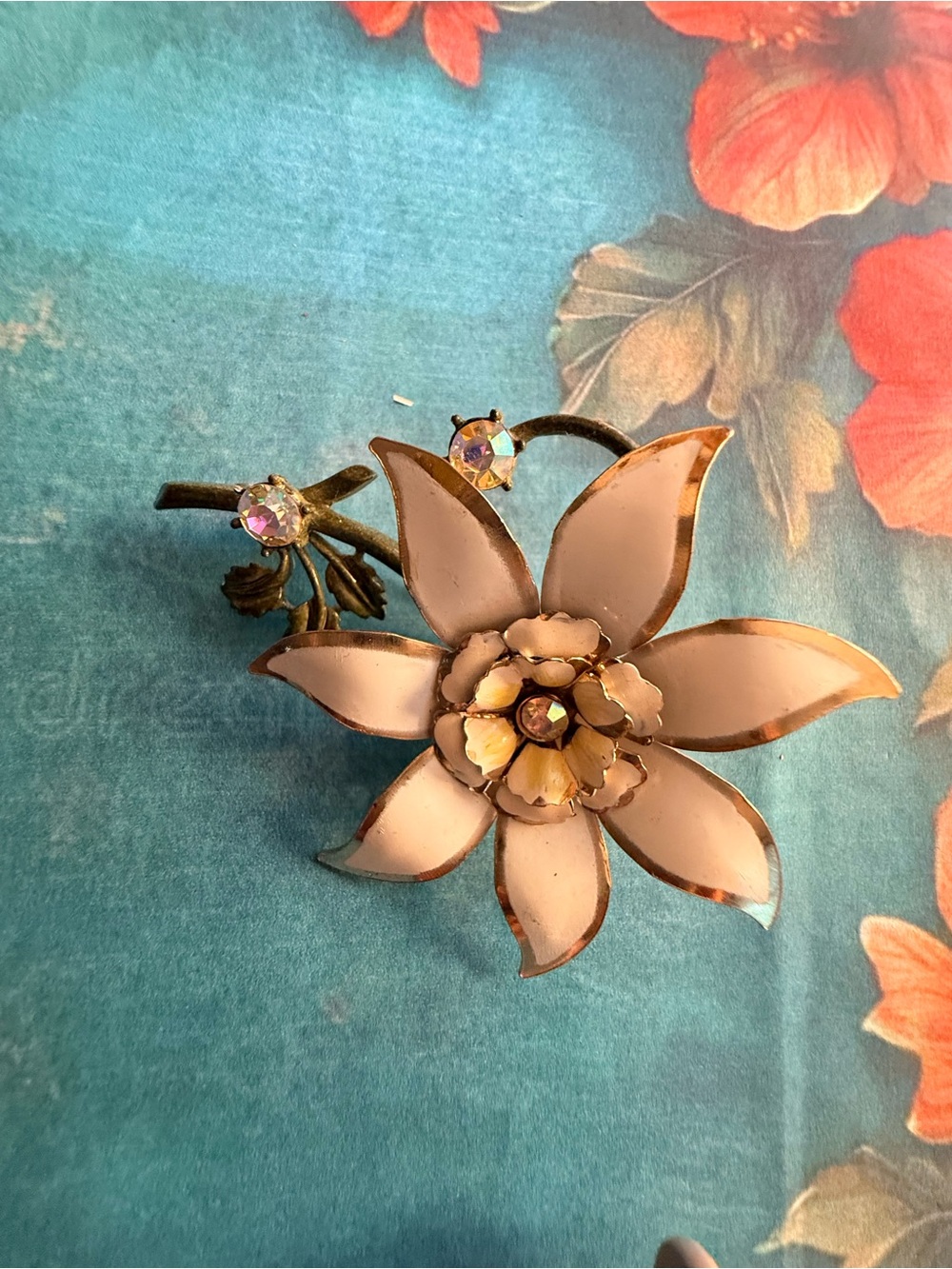 Floral Statement Brooch in White with Aurora Rhinestones.
